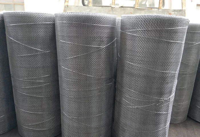Galvanized square mesh rolls